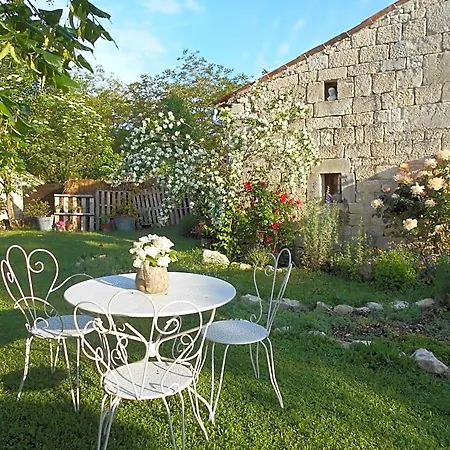 Bastida De Beata Bed & Breakfast