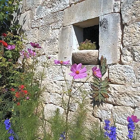Bastida De Beata 3*